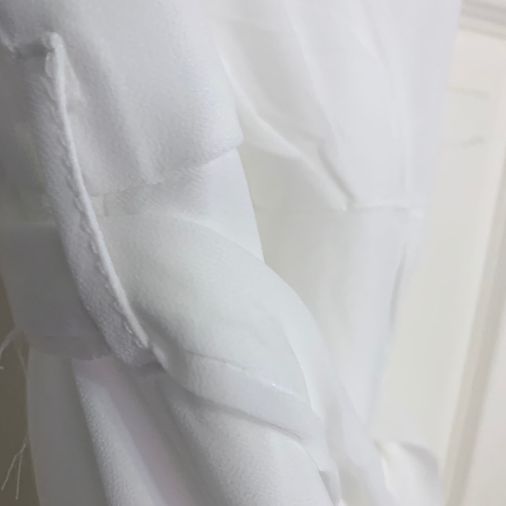❌DONATED❌White V-neck Surplice Adjustable Straps Maxi Shorts Romper - Picture 15 of 17